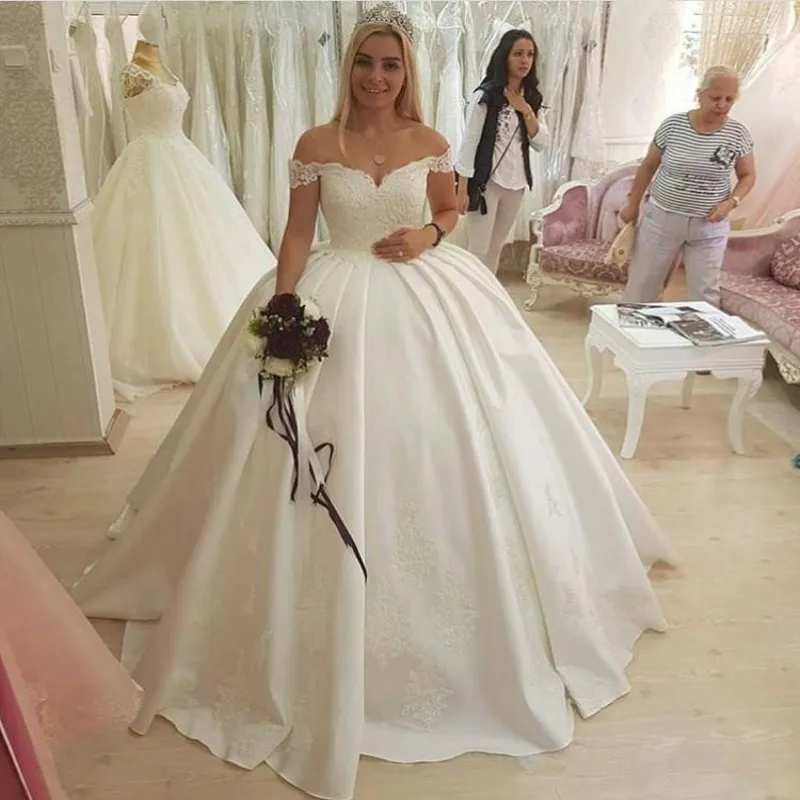 Plus Size Ball Gown Wedding Dresses Sweetheart Off Shoulder Appliques Satin Backless Wedding Gowns Bridal Dresses Chapel Train
Plus Size Ball Gown Wedding Dresses Sweetheart Off Shoulder Appliques Satin Backless Wedding Gowns Bridal Dresses Chapel Train