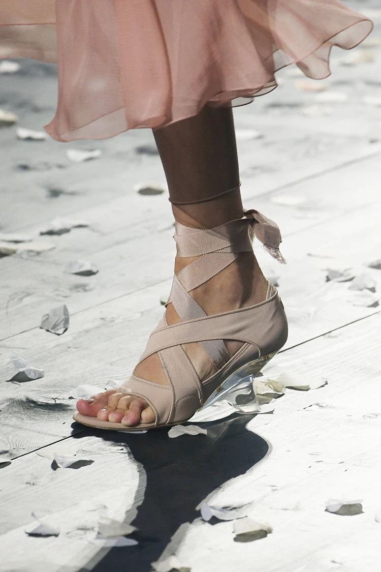 Sexy Crossed Stretch Straps Strange Heels Sandals Boots Ladies Gladiator Summer Transparent Hoof Heel Open Toe Back Lace Up
Sexy Crossed Stretch Straps Strange Heels Sandals Boots Ladies Gladiator Summer Transparent Hoof Heel Open Toe Back Lace Up