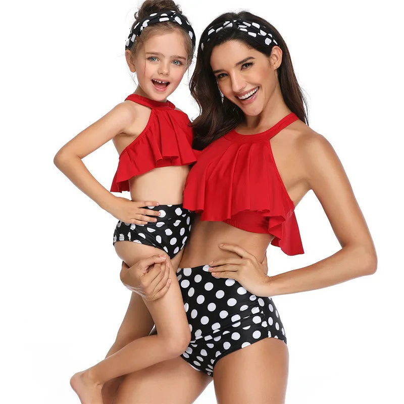 Фото Купальный костюм для мамы и дочки одинаковые комплекты семьи одежда купальник с