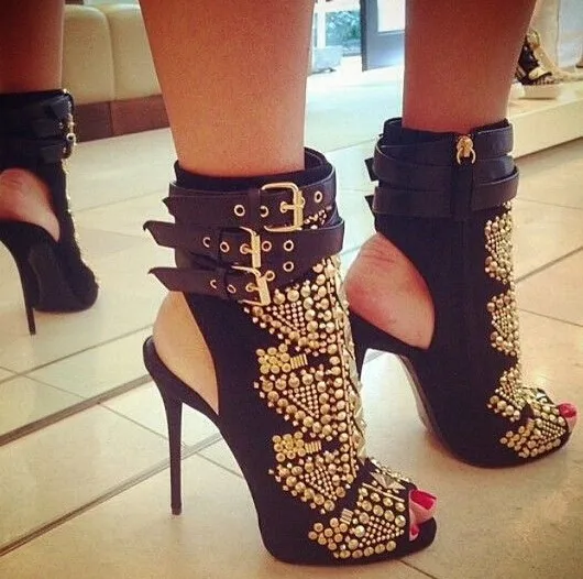 Gold Rivets Studded Ankle Boots Woman Sexy Peep Toe High Heel Sandal Boots Buckle Strap Designer Ankle Boots Side Zipper
Gold Rivets Studded Ankle Boots Woman Sexy Peep Toe High Heel Sandal Boots Buckle Strap Designer Ankle Boots Side Zipper