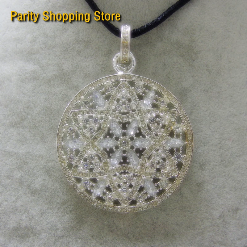 ThomasPT2344 Flower Pattern Pendant Style GLAM And Fashion Lovers' jewelry For Men And Women In 925 Sterling silver
ThomasPT2344 Flower Pattern Pendant Style GLAM And Fashion Lovers' jewelry For Men And Women In 925 Sterling silver