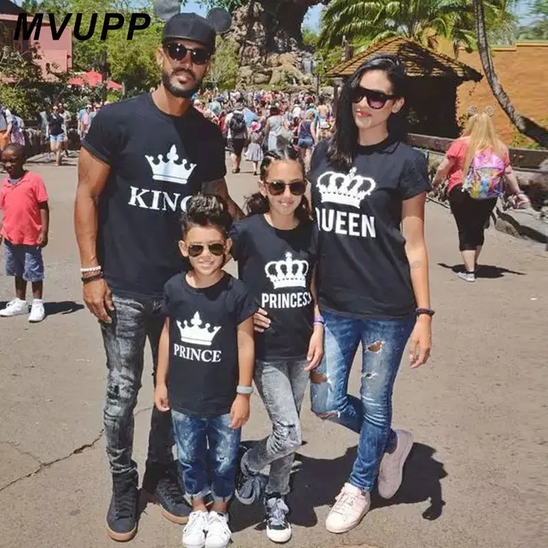 family matching clothes outfits look father mother daughter son crown tshirt clothing daddy mommy and me baby dresses king queen
family matching clothes outfits look father mother daughter son crown tshirt clothing daddy mommy and me baby dresses king queen