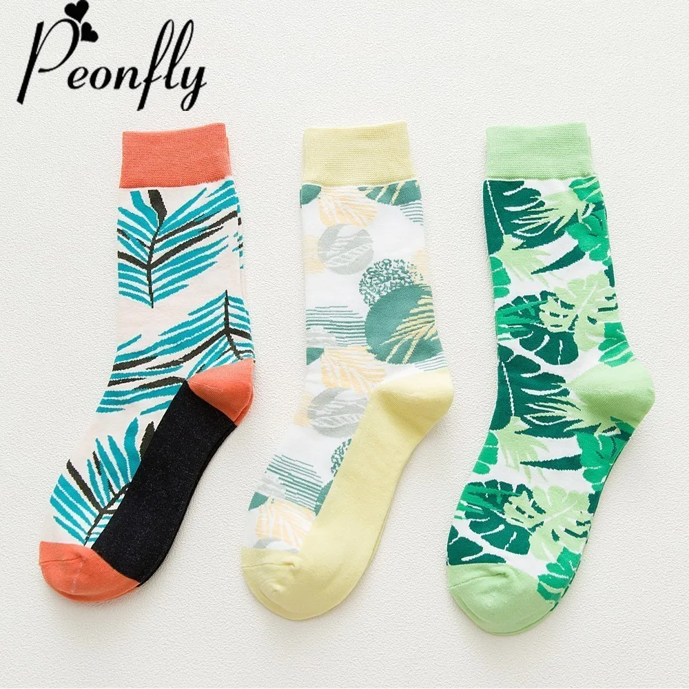 PEONFLY 3 Colors Women Short Socks Fashion New Feather Leaves Pattern Personality Socks Funny Hip Hop casual Cotton Socks Female
PEONFLY 3 Colors Women Short Socks Fashion New Feather Leaves Pattern Personality Socks Funny Hip Hop casual Cotton Socks Female