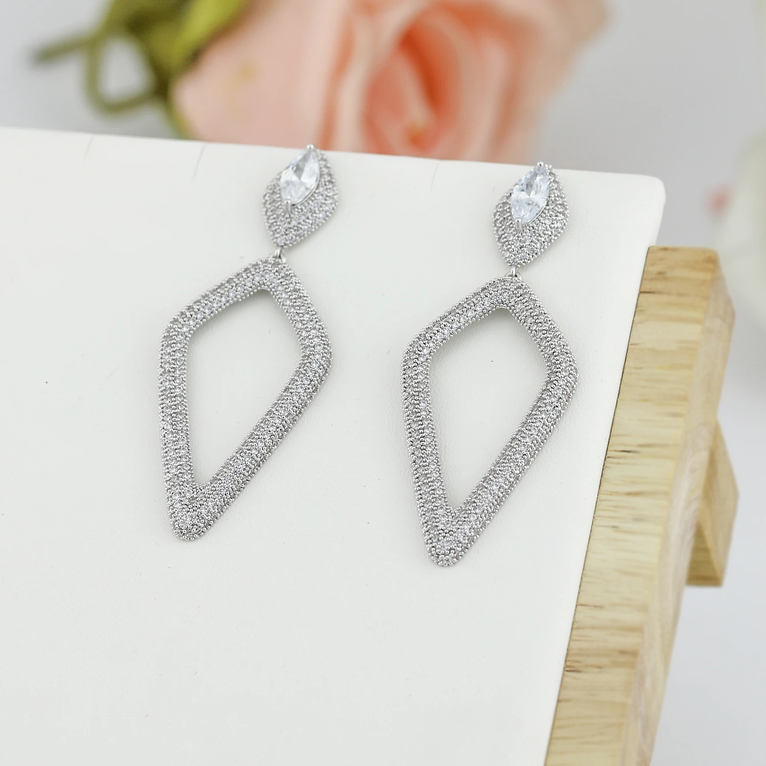 Fashional Cubic Zirconia CZ Dangle Earrings for Women Prom Rhinestone Crystals Pierced Earring Jewelry Accessories CE10141
Fashional Cubic Zirconia CZ Dangle Earrings for Women Prom Rhinestone Crystals Pierced Earring Jewelry Accessories CE10141