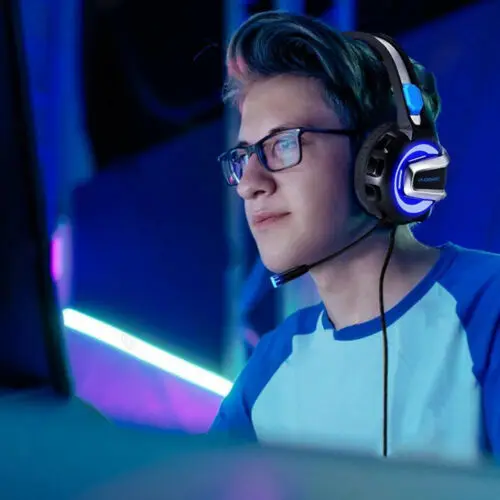 USB Gaming Headset Deep Bass Stereo Computer Game Headphones with Microphone Hot Headphones For Video Game
USB Gaming Headset Deep Bass Stereo Computer Game Headphones with Microphone Hot Headphones For Video Game