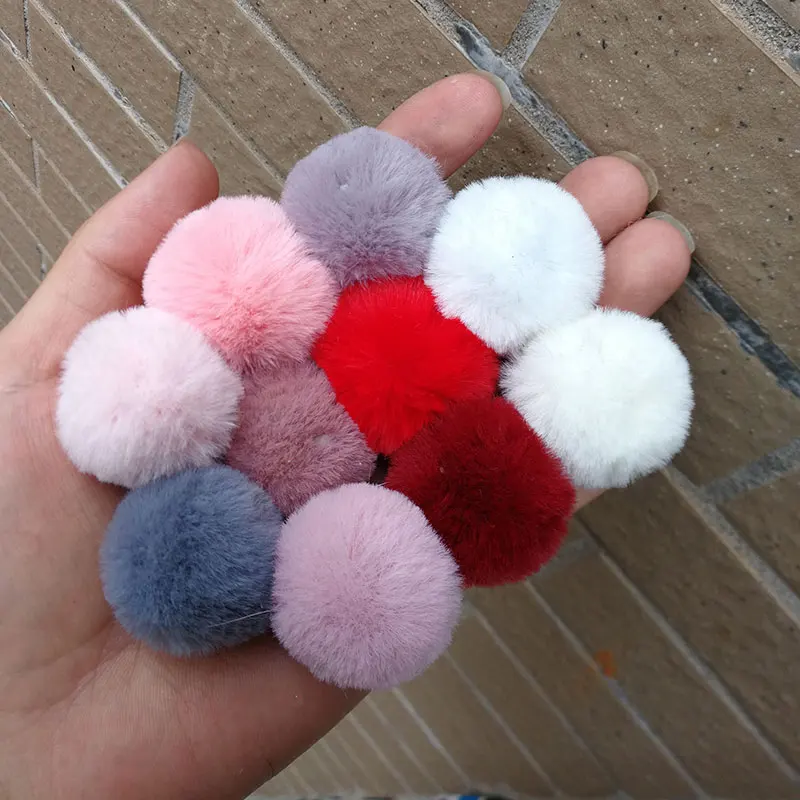 3CM~4CM 1PC Fluffy Cute Mini Pompom faux Rabbit Fur Ball KeyChain Women Accessories Artificial Key Ring DIY Earring Accessories
3CM~4CM 1PC Fluffy Cute Mini Pompom faux Rabbit Fur Ball KeyChain Women Accessories Artificial Key Ring DIY Earring Accessories