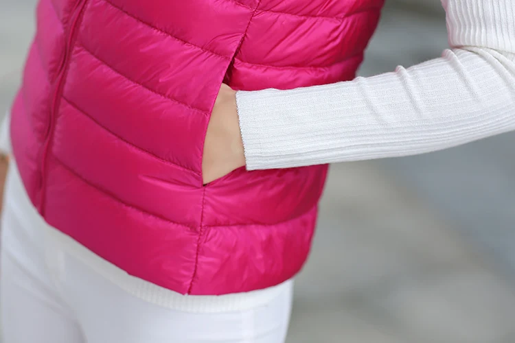HOT!Winter Women 90% White Duck Down Vest Women's Ultra Light Duck Down Vest Jacket Autumn Winter Sleeveless Coat
HOT!Winter Women 90% White Duck Down Vest Women's Ultra Light Duck Down Vest Jacket Autumn Winter Sleeveless Coat