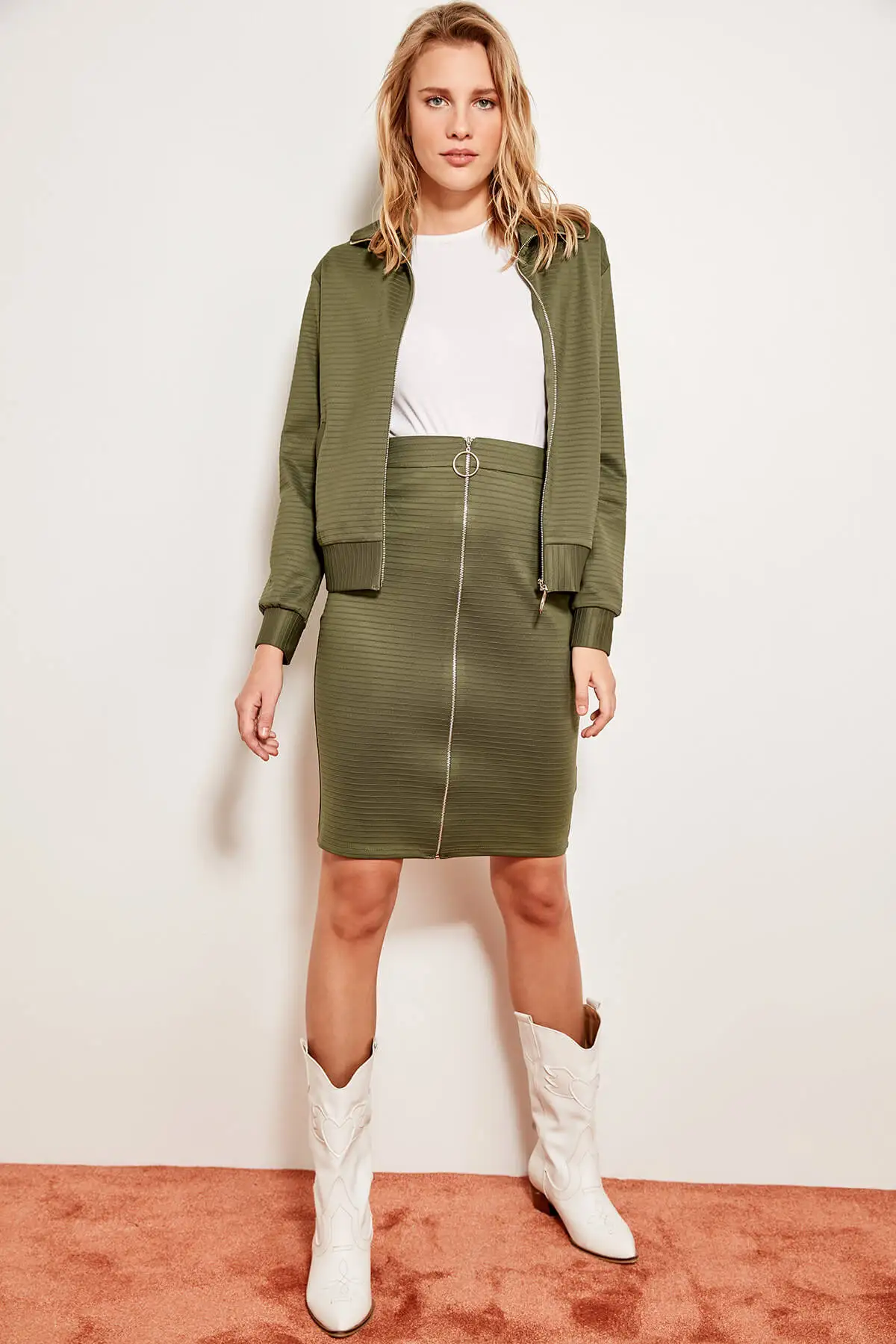 Trendyol детальная трикотажная юбка цвета хаки на молнии TCLAW19XV0017 | Женская одежда