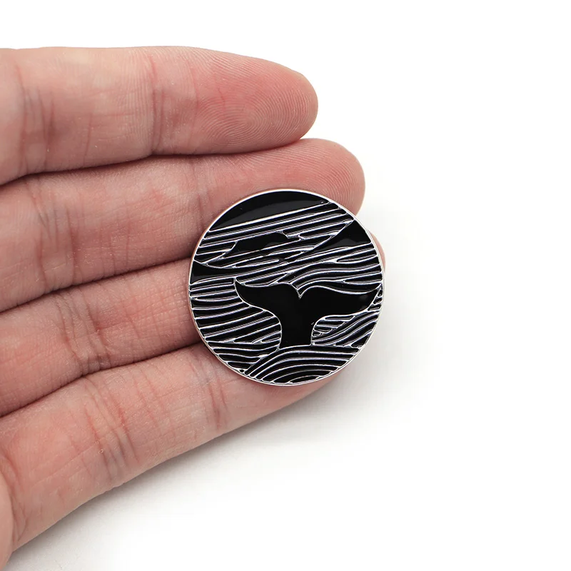 Original Black White Brooches Ocean Whale Wave Enamel Pin for Kids Lapel Pin Hat Bag Pins Denim Jacket Women Brooch Badge Q1081
Original Black White Brooches Ocean Whale Wave Enamel Pin for Kids Lapel Pin Hat Bag Pins Denim Jacket Women Brooch Badge Q1081