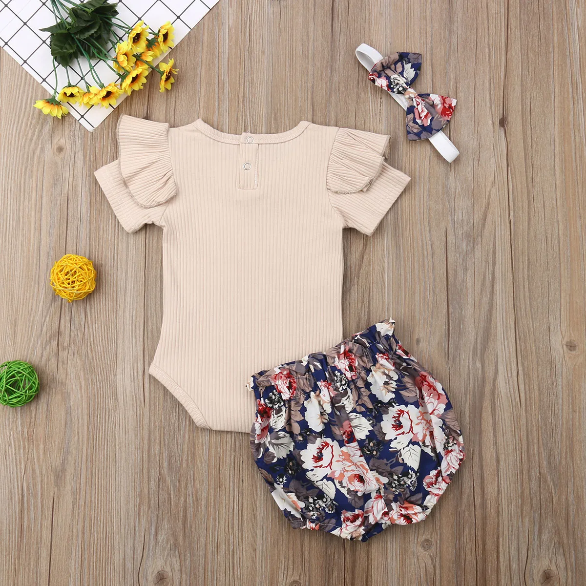 Summer Toddler Infant Newborn Baby Girls Clothes Set Cotton Tops Bodysuit +Flower Shorts+ Headband Outfit 3PCS
Summer Toddler Infant Newborn Baby Girls Clothes Set Cotton Tops Bodysuit +Flower Shorts+ Headband Outfit 3PCS