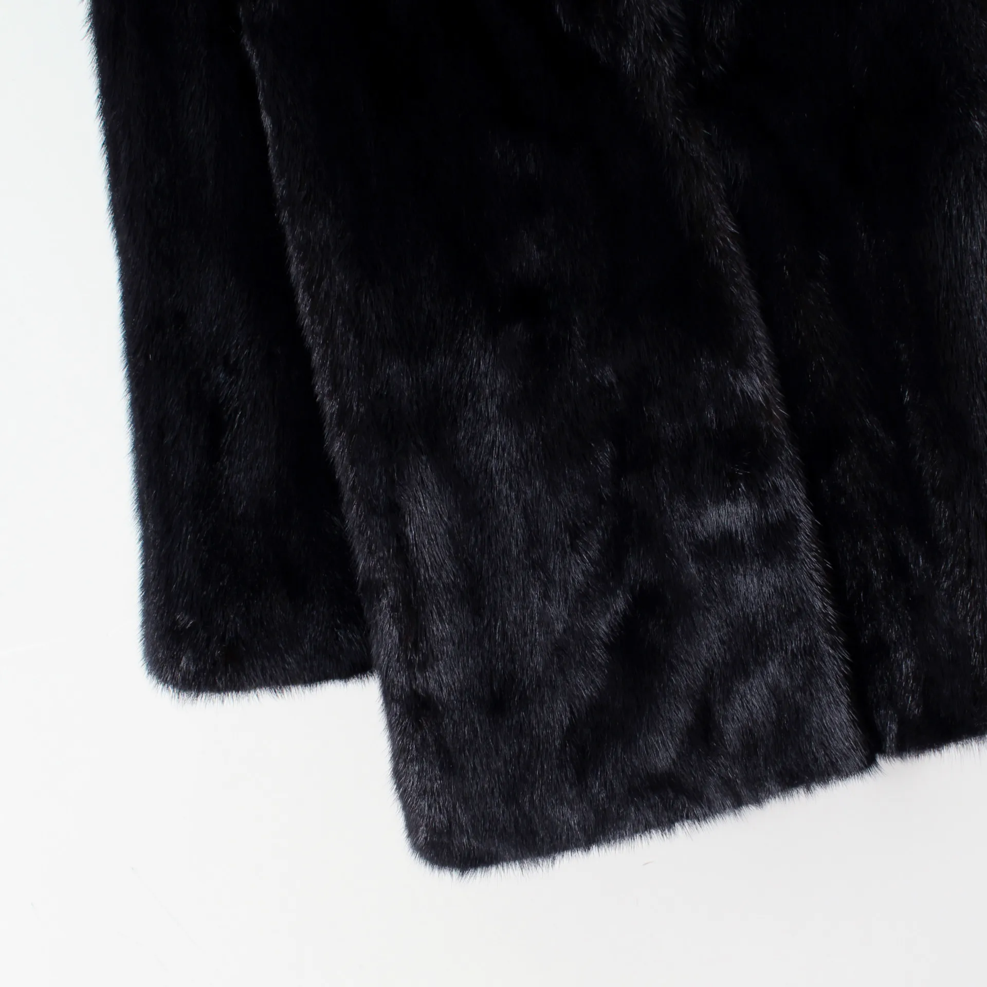 TUHAO Hot Sale Female Long Slim Black Colour Faux Fur Coat Fashion Autumn Winter Jackets Keep Warm Elegent Casual Overwear LQ226
TUHAO Hot Sale Female Long Slim Black Colour Faux Fur Coat Fashion Autumn Winter Jackets Keep Warm Elegent Casual Overwear LQ226