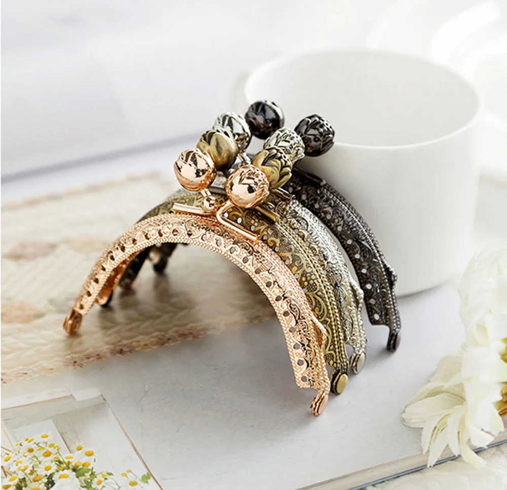 10pcs 8.5cm Rose Flower Head Metal Purse Frame Handle for Bag Sewing Craft Tailor Sewer
10pcs 8.5cm Rose Flower Head Metal Purse Frame Handle for Bag Sewing Craft Tailor Sewer
