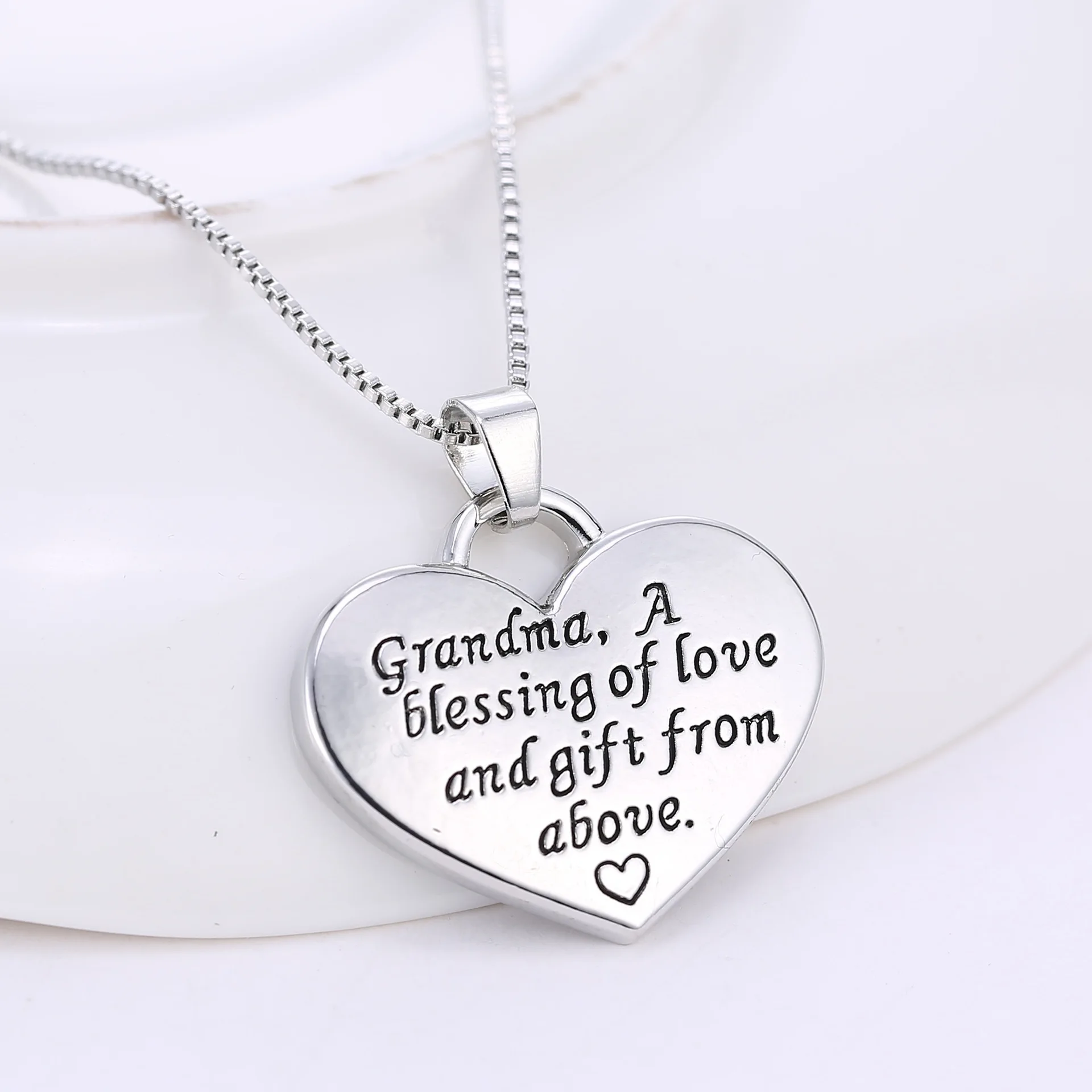 2019 jingyang New Fashion Love Lettering Necklace women Mother's zinc Alloy Pendant jewelry collar mujer Hot necklaces pendants
2019 jingyang New Fashion Love Lettering Necklace women Mother's zinc Alloy Pendant jewelry collar mujer Hot necklaces pendants