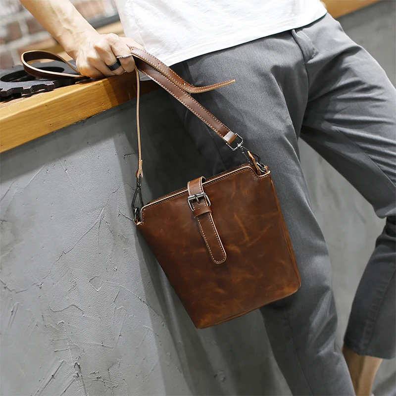 New Fashion Crazy Horse Leather Crossbody Bag For Men Vintage Shoulder Small Mini Men's Bags Young Gift Cross Body Bag Daypack
New Fashion Crazy Horse Leather Crossbody Bag For Men Vintage Shoulder Small Mini Men's Bags Young Gift Cross Body Bag Daypack