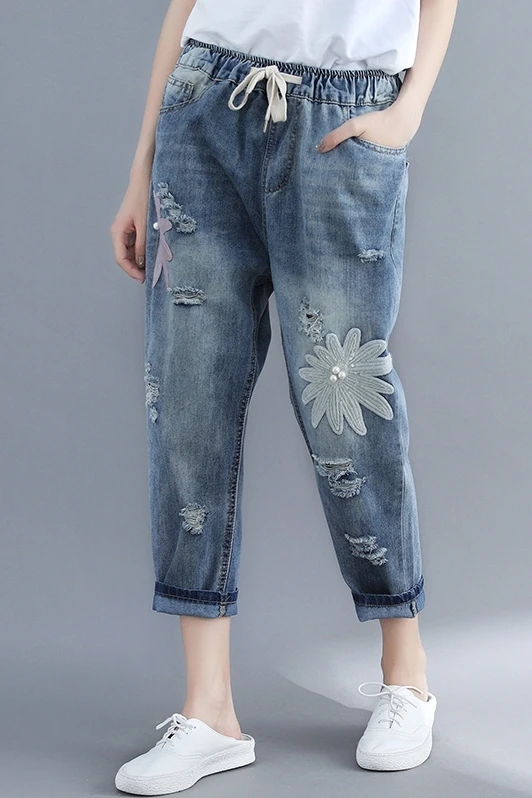 Plus Size Women Elastic Waist Floral Embroidery Jeans Casual Ripped Holes Denim Pants Trousers Female Vintage Harem Pant
Plus Size Women Elastic Waist Floral Embroidery Jeans Casual Ripped Holes Denim Pants Trousers Female Vintage Harem Pant