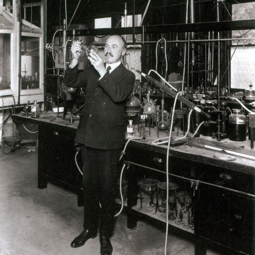 Leo Baekeland Belgian-American Inventor Poster Print by Science Source (24x36) | Дом и сад