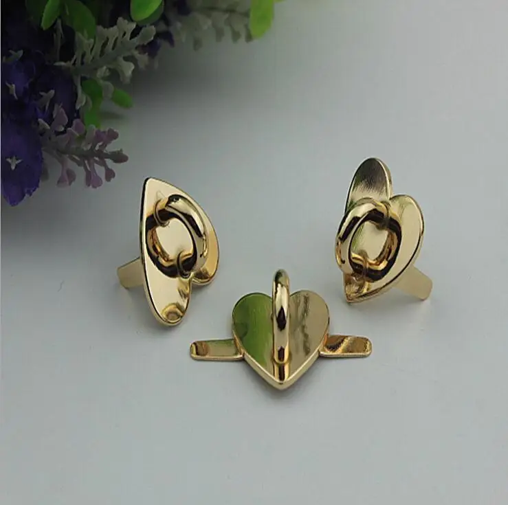10pcs/lot Pale Gold Diy High-grade Metal Plating Heart-shaped Arch Bridge Lock Base Bags Hardware Accessories Metal Snap Hook
10pcs/lot Pale Gold Diy High-grade Metal Plating Heart-shaped Arch Bridge Lock Base Bags Hardware Accessories Metal Snap Hook