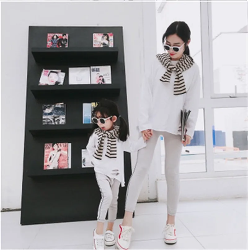 Family Look Fashion Cotton Mommy And Me Ankle-length Pants Spring Summer Mother Daughter Matching Leggings Mom Daughter Pants
Family Look Fashion Cotton Mommy And Me Ankle-length Pants Spring Summer Mother Daughter Matching Leggings Mom Daughter Pants
