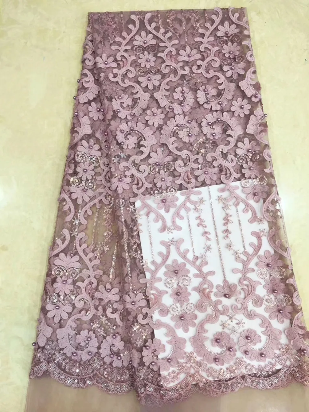 Lilac African 3d flower lace embroidered fabric 2019 high quality french tulle mesh beaded Swiss Nigerian sequins laces fabrics
Lilac African 3d flower lace embroidered fabric 2019 high quality french tulle mesh beaded Swiss Nigerian sequins laces fabrics