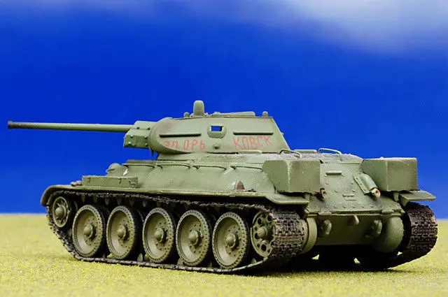 Trumpeter 36264 T-34/76 Mod.1942 Tank 1/72 Moscow Field Panzer Armored Car Model TH07834-SMT2
Trumpeter 36264 T-34/76 Mod.1942 Tank 1/72 Moscow Field Panzer Armored Car Model TH07834-SMT2