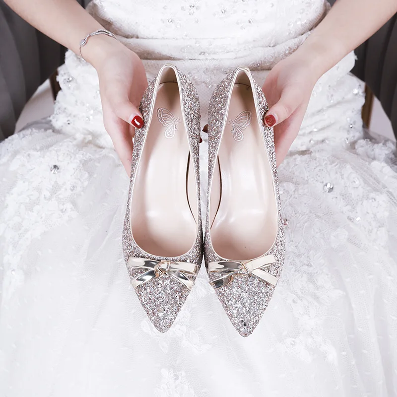 Moraima Snc 2019 New Design Lucky Bridal Wedding Shoes Bling Elegant Woman Summer Single Shoes Sweet Thin Heels Pumps Stilettos 
Moraima Snc 2019 New Design Lucky Bridal Wedding Shoes Bling Elegant Woman Summer Single Shoes Sweet Thin Heels Pumps Stilettos