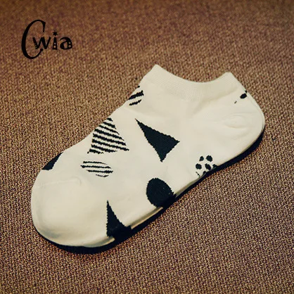 Warm comfortable cotton bamboo fiber girl women's socks ankle low female invisible color girl boy hosier 1pair=2pcs WS60
Warm comfortable cotton bamboo fiber girl women's socks ankle low female invisible color girl boy hosier 1pair=2pcs WS60