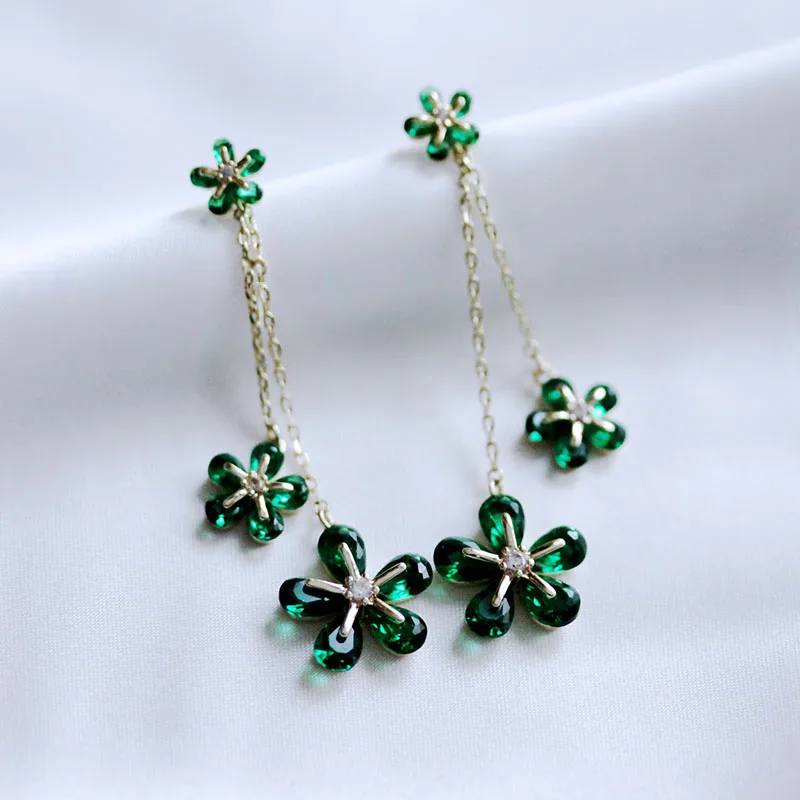 Trendy Vintage Korean Two tassels Green CZ Stone five-petaled flowers Long Dangle Earrings Women Jewelry Minimalist earrings
Trendy Vintage Korean Two tassels Green CZ Stone five-petaled flowers Long Dangle Earrings Women Jewelry Minimalist earrings