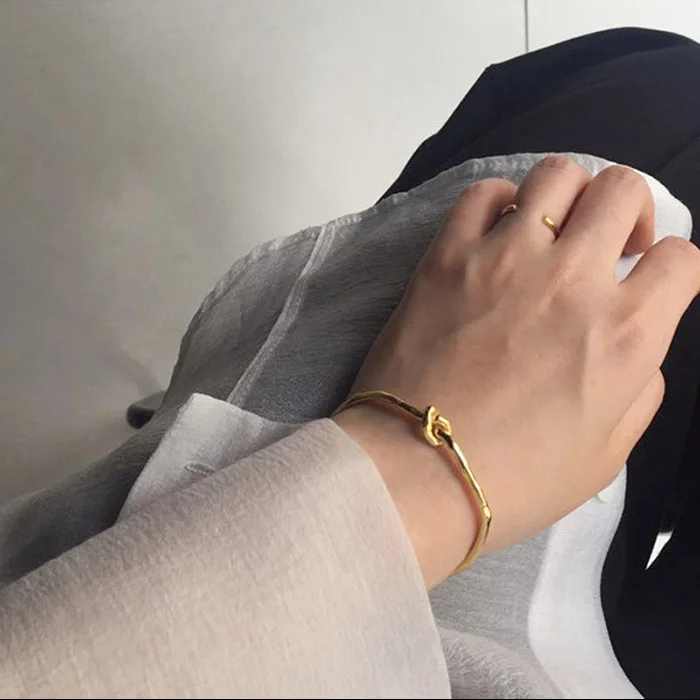 Korean S925 Sterling Silver Simple Knot Open Bangle For Women Fine Jewelry Handmade Irregular Stackable Hammered Gold Bangles
Korean S925 Sterling Silver Simple Knot Open Bangle For Women Fine Jewelry Handmade Irregular Stackable Hammered Gold Bangles