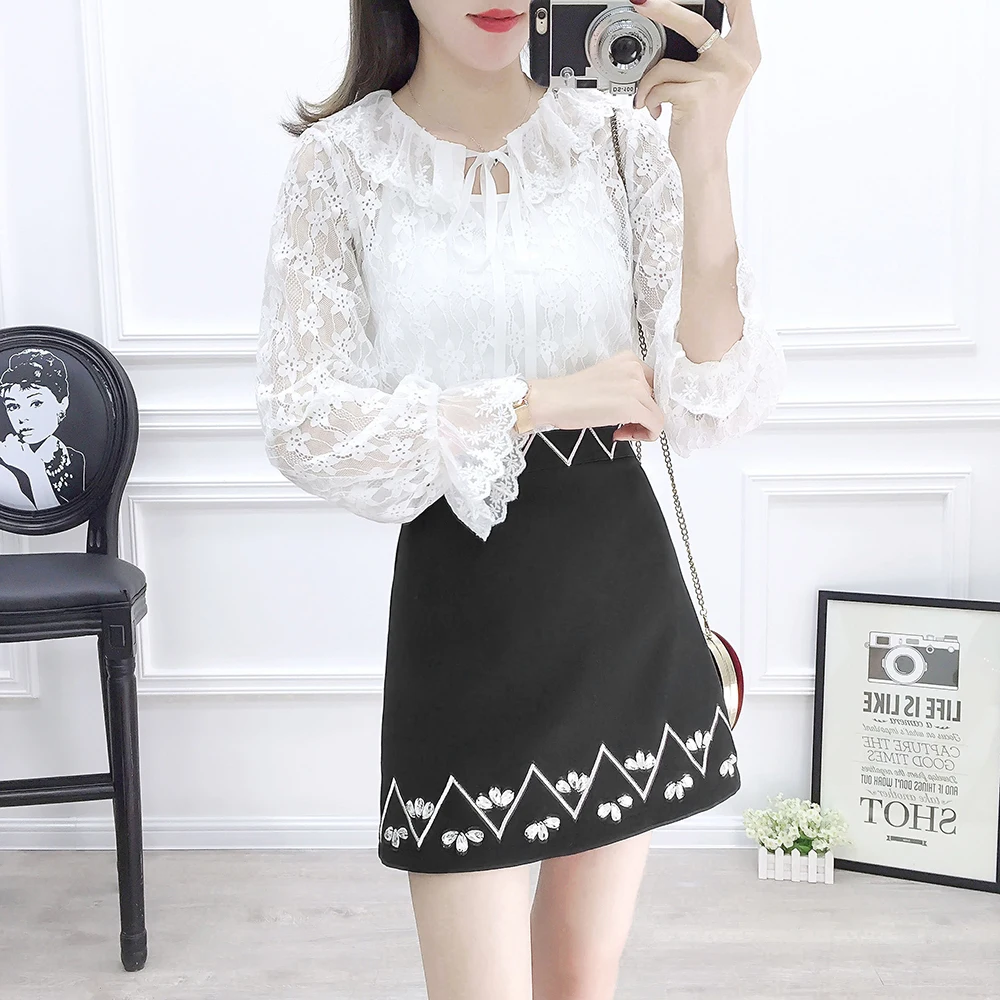 2019 Spring new skirt lace blouse top clothes woman Korean fashion suits bowknot skirts two-piece clothing set auger skirts
2019 Spring new skirt lace blouse top clothes woman Korean fashion suits bowknot skirts two-piece clothing set auger skirts