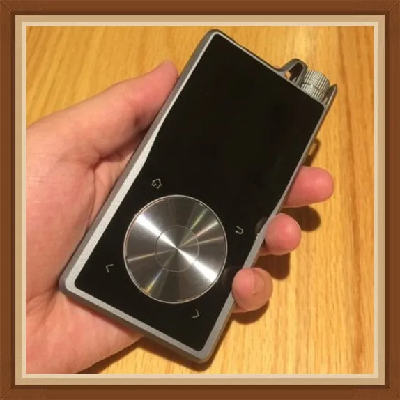 Портативный музыкальный плеер Questyle QP1R, Hi-Fi плеер с функцией DAP без потерь, DSD аудио, 32 ГБ/серебристый
Портативный музыкальный плеер Questyle QP1R, Hi-Fi плеер с функцией DAP без потерь, DSD аудио, 32 ГБ/серебристый