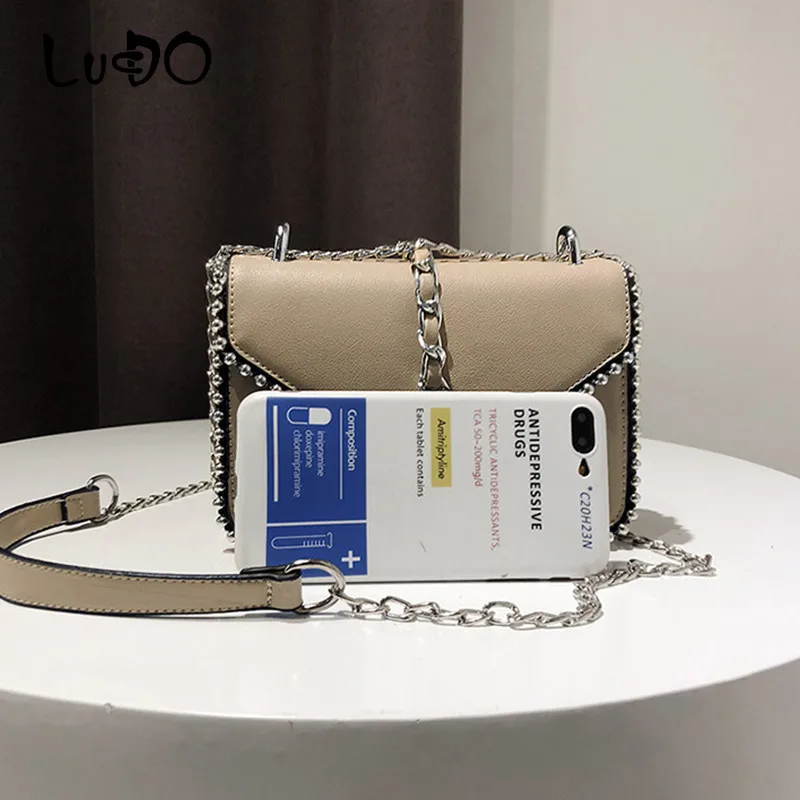 LUCDO Fashion Luxury Small Handbag Women High-quality Leather Rivet Tassel Chain Shoulder Bag Designer Crossbody Messenger Bag
LUCDO Fashion Luxury Small Handbag Women High-quality Leather Rivet Tassel Chain Shoulder Bag Designer Crossbody Messenger Bag