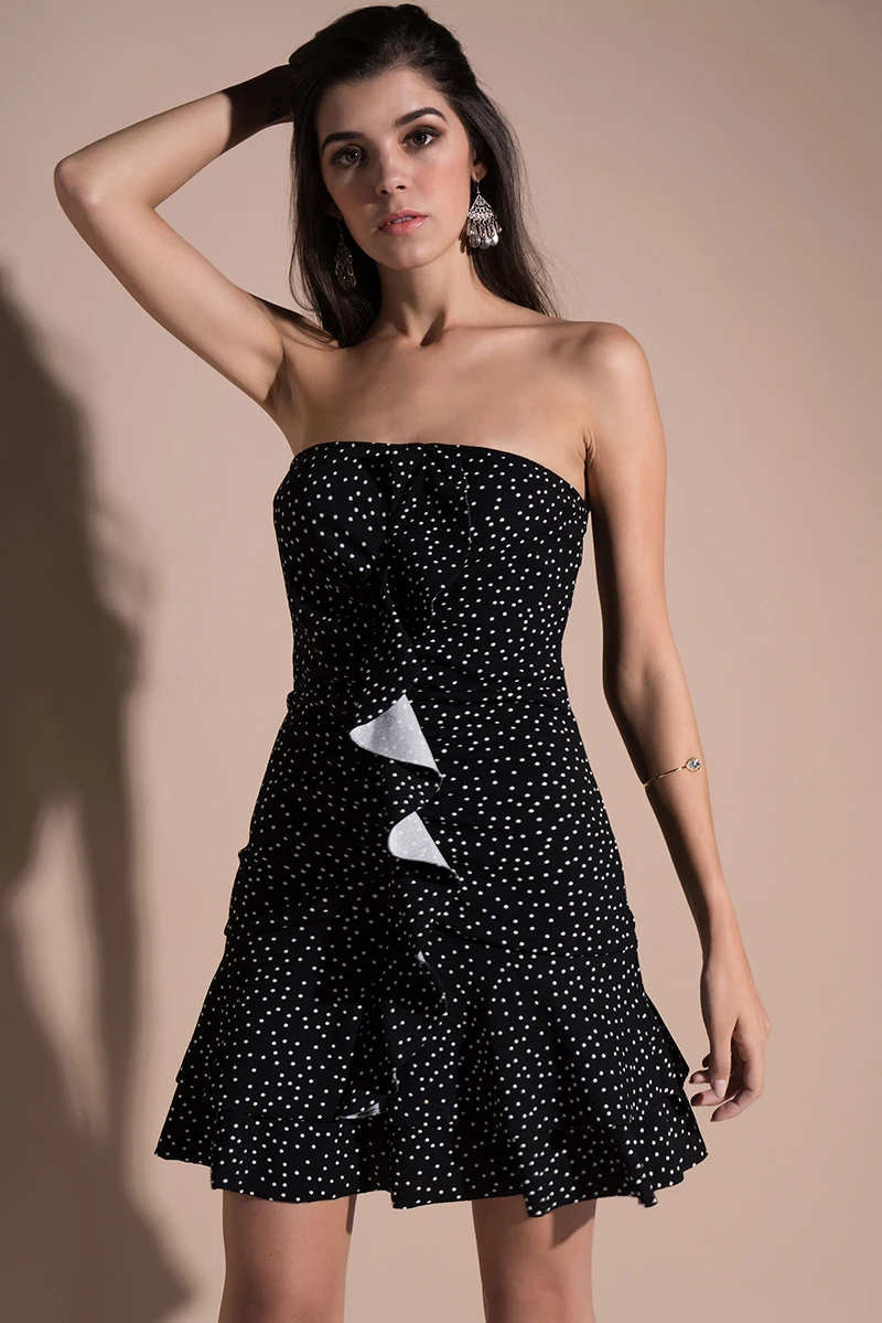 2019 new summer dress strapless wrapped chest sexy dress ruffled wave point short mini dress black sleeveless 
2019 new summer dress strapless wrapped chest sexy dress ruffled wave point short mini dress black sleeveless