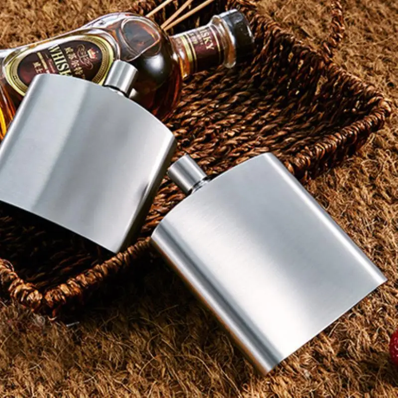 304 stainless steel hip flask metal wine camping outdoor portable portable mini hip flask
304 stainless steel hip flask metal wine camping outdoor portable portable mini hip flask