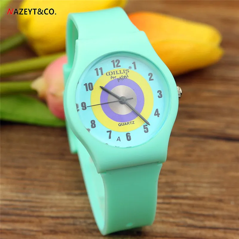 free shipping lady watch high quality unisex student green strap Circle dial anlong quartz watch children waterproof watch
free shipping lady watch high quality unisex student green strap Circle dial anlong quartz watch children waterproof watch