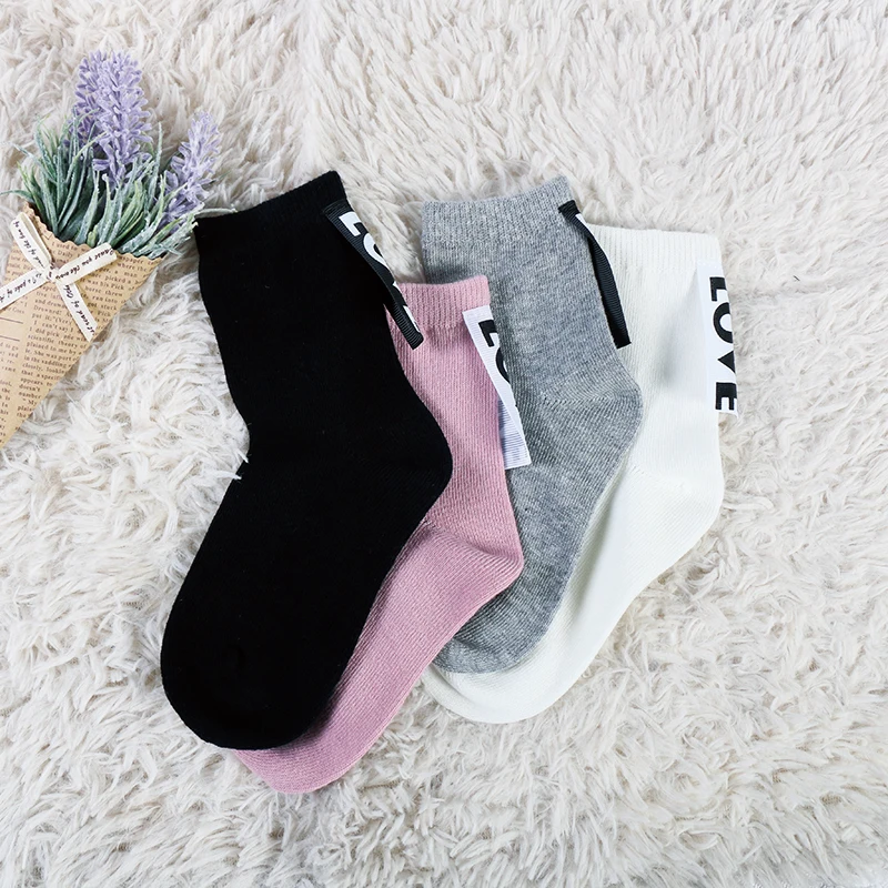 DONG AI casual cuff combed cotton plain flat seam LOVE cloth label children's socks hand linking medium and high-grade
DONG AI casual cuff combed cotton plain flat seam LOVE cloth label children's socks hand linking medium and high-grade