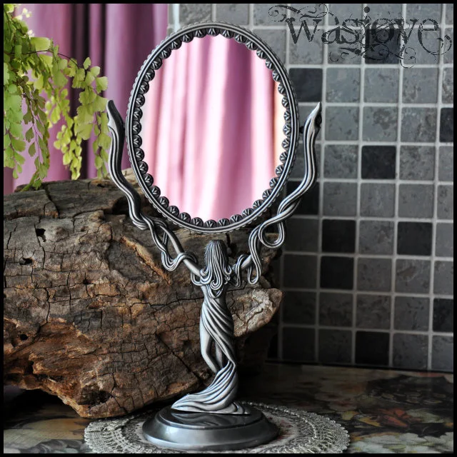 Frega's high-end retro-turning American-European desk mirror double-sided cute little desktop Princess Makeup dressing mirror
Frega's high-end retro-turning American-European desk mirror double-sided cute little desktop Princess Makeup dressing mirror