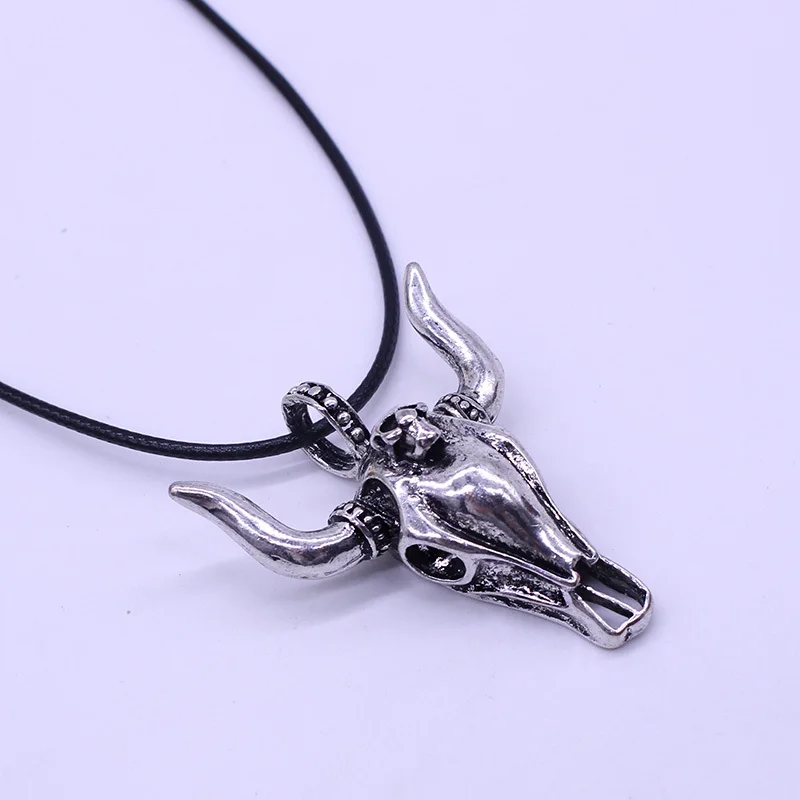 Fashion Personality Cow Head Pendant Necklace Retro Alloy Gothic Chain Necklace Domineering Men's Animal Jewelry Christmas Gift
Fashion Personality Cow Head Pendant Necklace Retro Alloy Gothic Chain Necklace Domineering Men's Animal Jewelry Christmas Gift