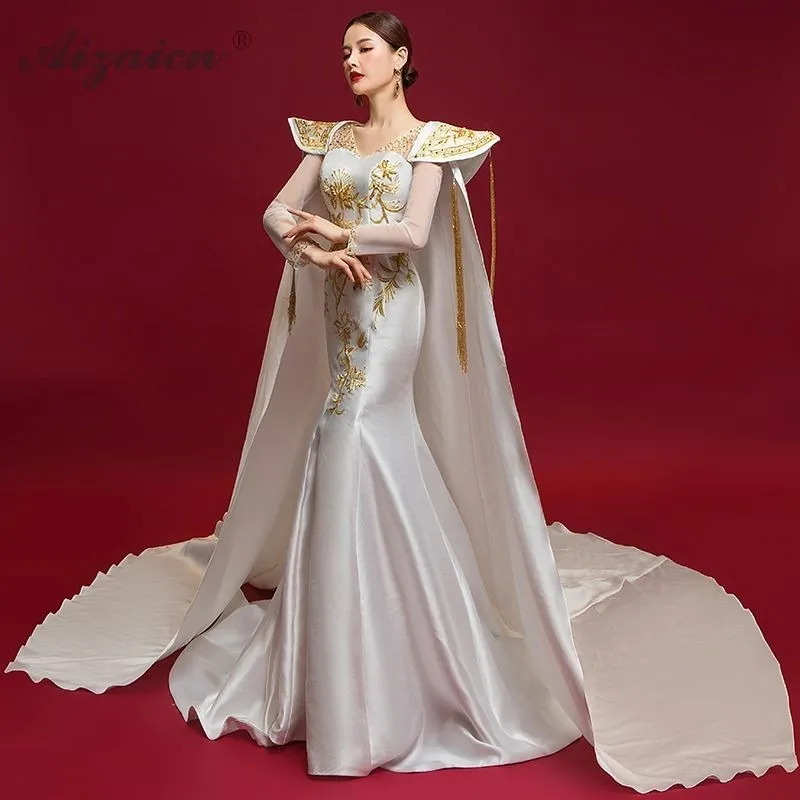 White Cheongsam Fahion Show Chinese Dress Female Evening Dresses Long Sleeve Appliques Party Dresses With Shawl Trailing Gown
White Cheongsam Fahion Show Chinese Dress Female Evening Dresses Long Sleeve Appliques Party Dresses With Shawl Trailing Gown