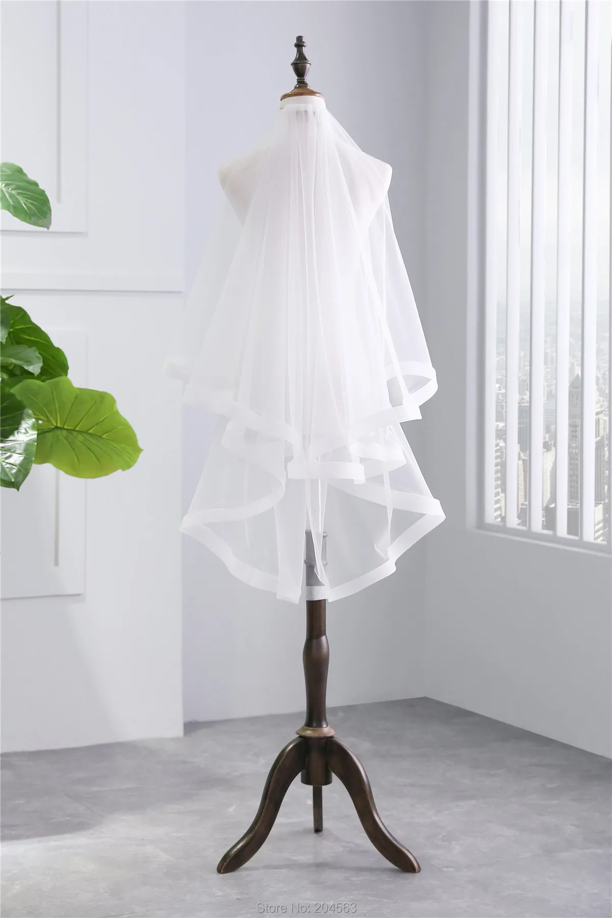 White or Ivory Two-Layer Ribbon Edge Wedding Veils Lace Tulle Veil for Bride without Comb HL
White or Ivory Two-Layer Ribbon Edge Wedding Veils Lace Tulle Veil for Bride without Comb HL