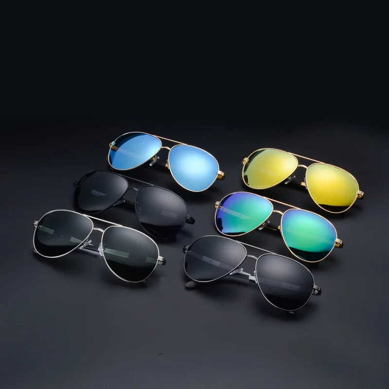 2017 Classic Retro Designer Reflective Mirror Polarized Sunglasses Men Women Brand Vintage Rivet Frame Colorful Coating Shades
2017 Classic Retro Designer Reflective Mirror Polarized Sunglasses Men Women Brand Vintage Rivet Frame Colorful Coating Shades