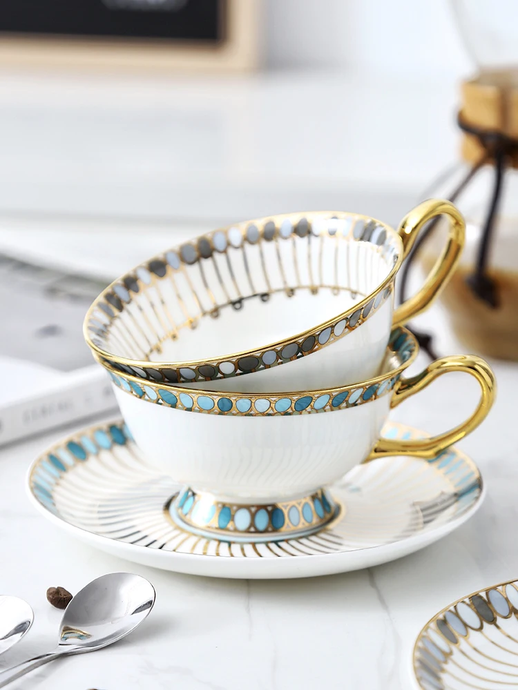 Ceramic Coffee Cup set European Luxury Creative Gift for Lovers Bone China Tea Cup Set Drinkware
Ceramic Coffee Cup set European Luxury Creative Gift for Lovers Bone China Tea Cup Set Drinkware