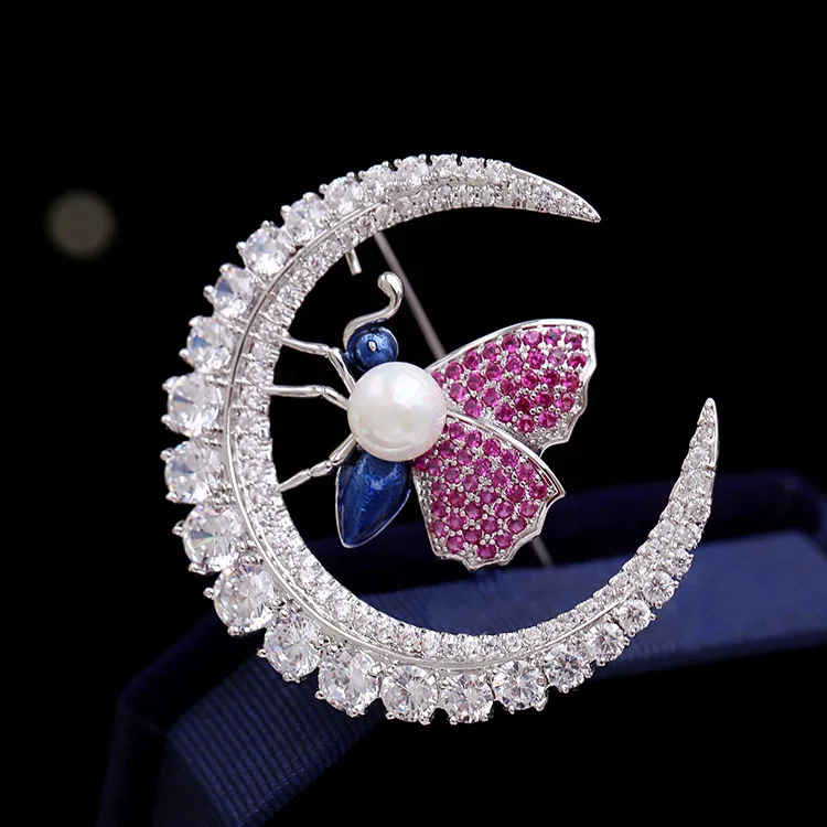 Fashional Style Crystal Cubic Zirconia Pearl Bee Brooch Broach Pin Pendant for Women Multi-purpose Jewelry Accessories HR02874
Fashional Style Crystal Cubic Zirconia Pearl Bee Brooch Broach Pin Pendant for Women Multi-purpose Jewelry Accessories HR02874