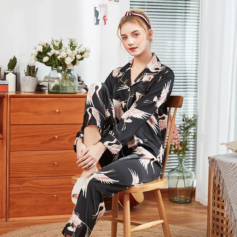 2019 Womens Pajamas Sets With Pants Pyjamas Satin Sleepwear Silk Pijama Loose Two Piece Long Sleeve Flower Print Nightwear
2019 Womens Pajamas Sets With Pants Pyjamas Satin Sleepwear Silk Pijama Loose Two Piece Long Sleeve Flower Print Nightwear