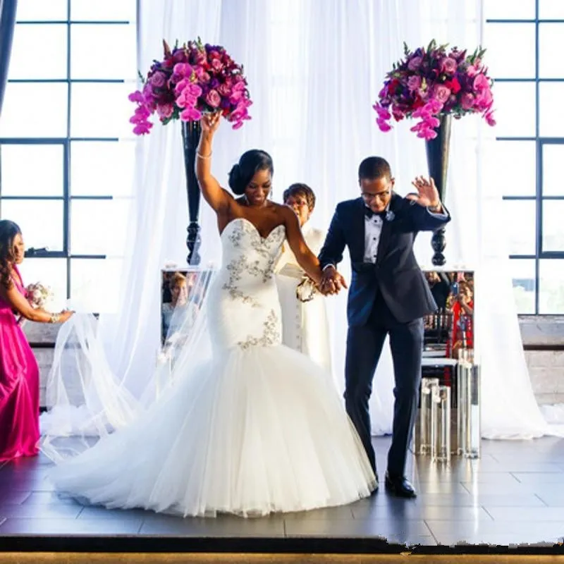 African Mermaid Wedding Dresses Sweetheart Pleats Beaded Appliques Bridal Dresses Backless Wedding Gowns 2019
African Mermaid Wedding Dresses Sweetheart Pleats Beaded Appliques Bridal Dresses Backless Wedding Gowns 2019