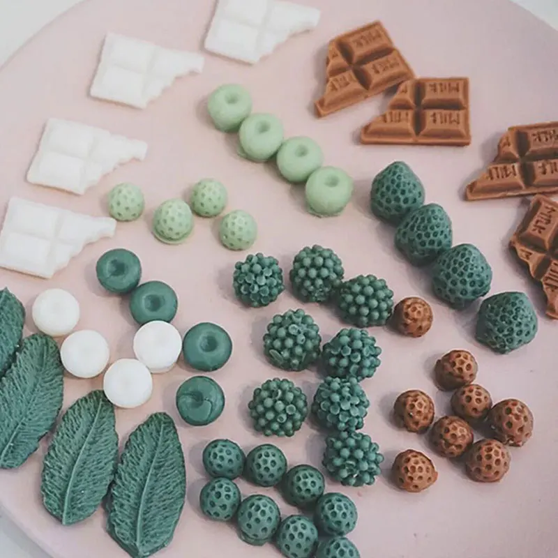 Multi-fruit candle mold blueberry raspberry Macaron leaf strawberry shaped silicone mold cake decor donut Scent candle mould
Multi-fruit candle mold blueberry raspberry Macaron leaf strawberry shaped silicone mold cake decor donut Scent candle mould