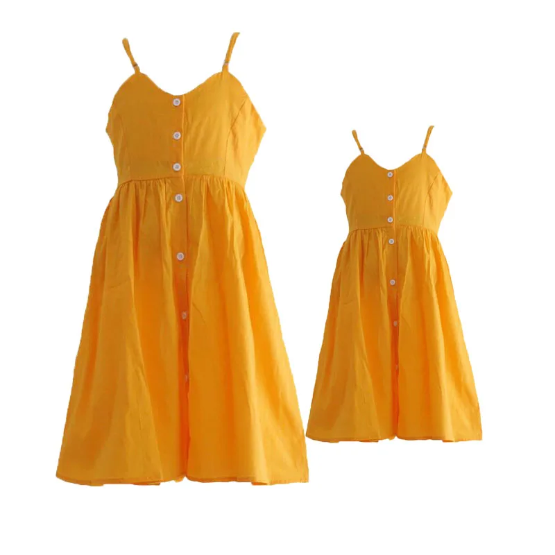 Family Matching Clothes Mother Daughter Dresses Women Button Cotton Maxi Dress Baby Girl Beach Dress Mom Baby Girl Party Clothes
Family Matching Clothes Mother Daughter Dresses Women Button Cotton Maxi Dress Baby Girl Beach Dress Mom Baby Girl Party Clothes