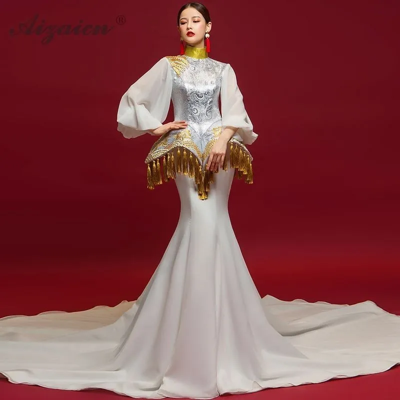 Vintage Style Wedding Dress Chinese Evening Dresses Long Bell Sleeve Trailing Tassel Embroidery Cheongsam White Mermaid Gown
Vintage Style Wedding Dress Chinese Evening Dresses Long Bell Sleeve Trailing Tassel Embroidery Cheongsam White Mermaid Gown