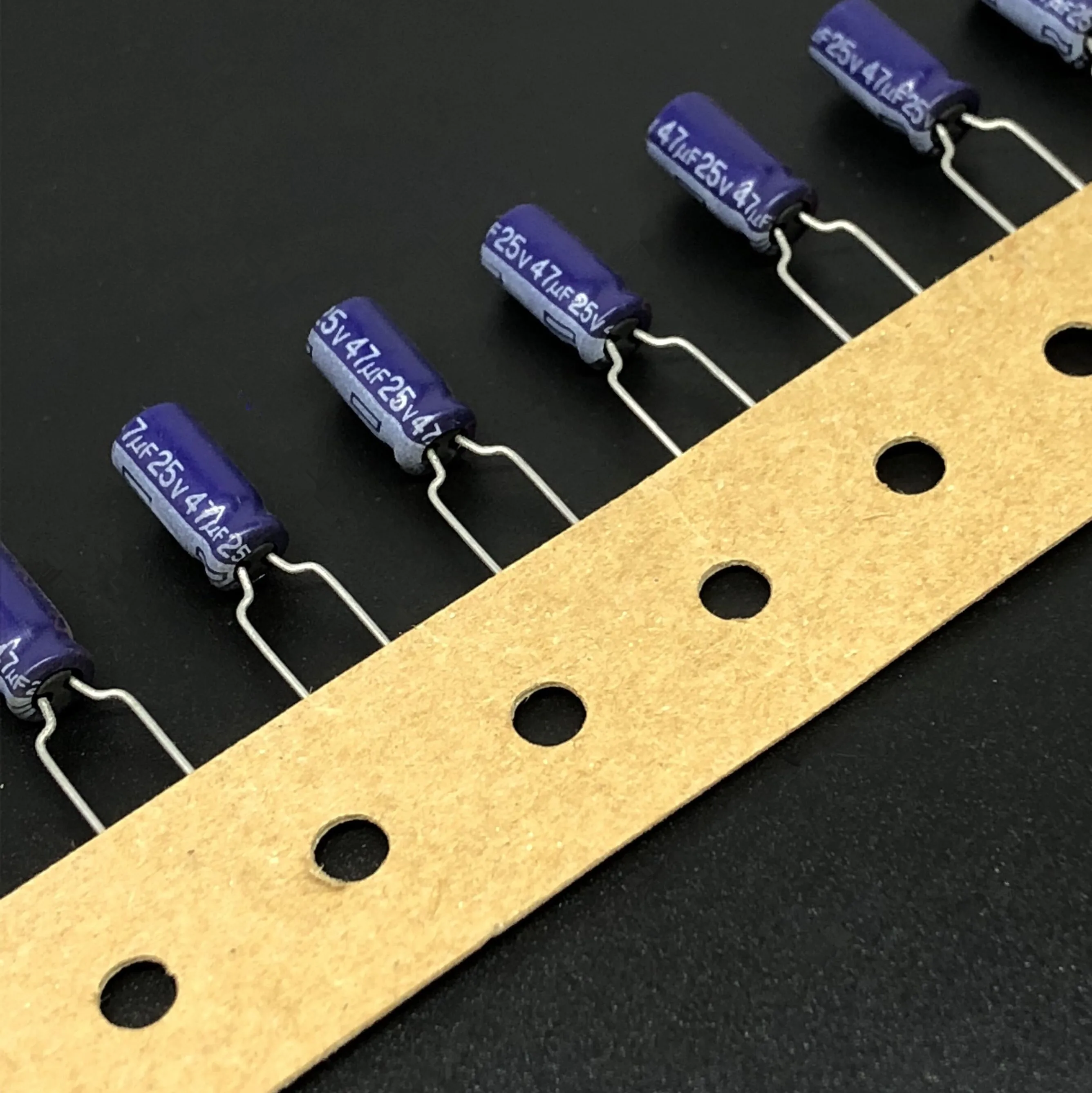 10pcs/100pcs 47uF 25V M Series 5x11mm High Quality 25V47uF Aluminum Electrolytic capacitor
10pcs/100pcs 47uF 25V M Series 5x11mm High Quality 25V47uF Aluminum Electrolytic capacitor