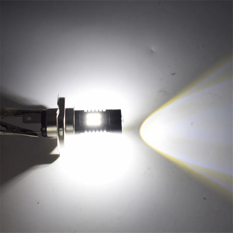 1 Pair 12V H4 9003 HB2 21-LED Hi/Lo Beam DRL Fog Lamp Driving Light Bulb 3-side 6000K White Light for Motorcycle Car
1 Pair 12V H4 9003 HB2 21-LED Hi/Lo Beam DRL Fog Lamp Driving Light Bulb 3-side 6000K White Light for Motorcycle Car
