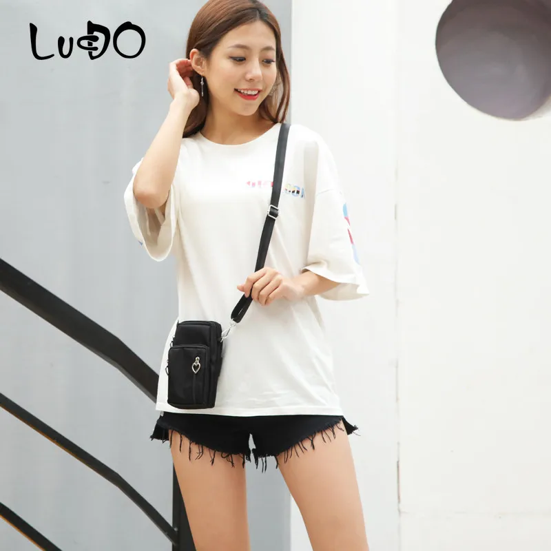 LUCDO Mini Canvas Women Handbags Crossbody Mobile Phone Shoulder Bag Pouch Case Belt Handbag Satchel Purse Gilrs Cion Purse
LUCDO Mini Canvas Women Handbags Crossbody Mobile Phone Shoulder Bag Pouch Case Belt Handbag Satchel Purse Gilrs Cion Purse